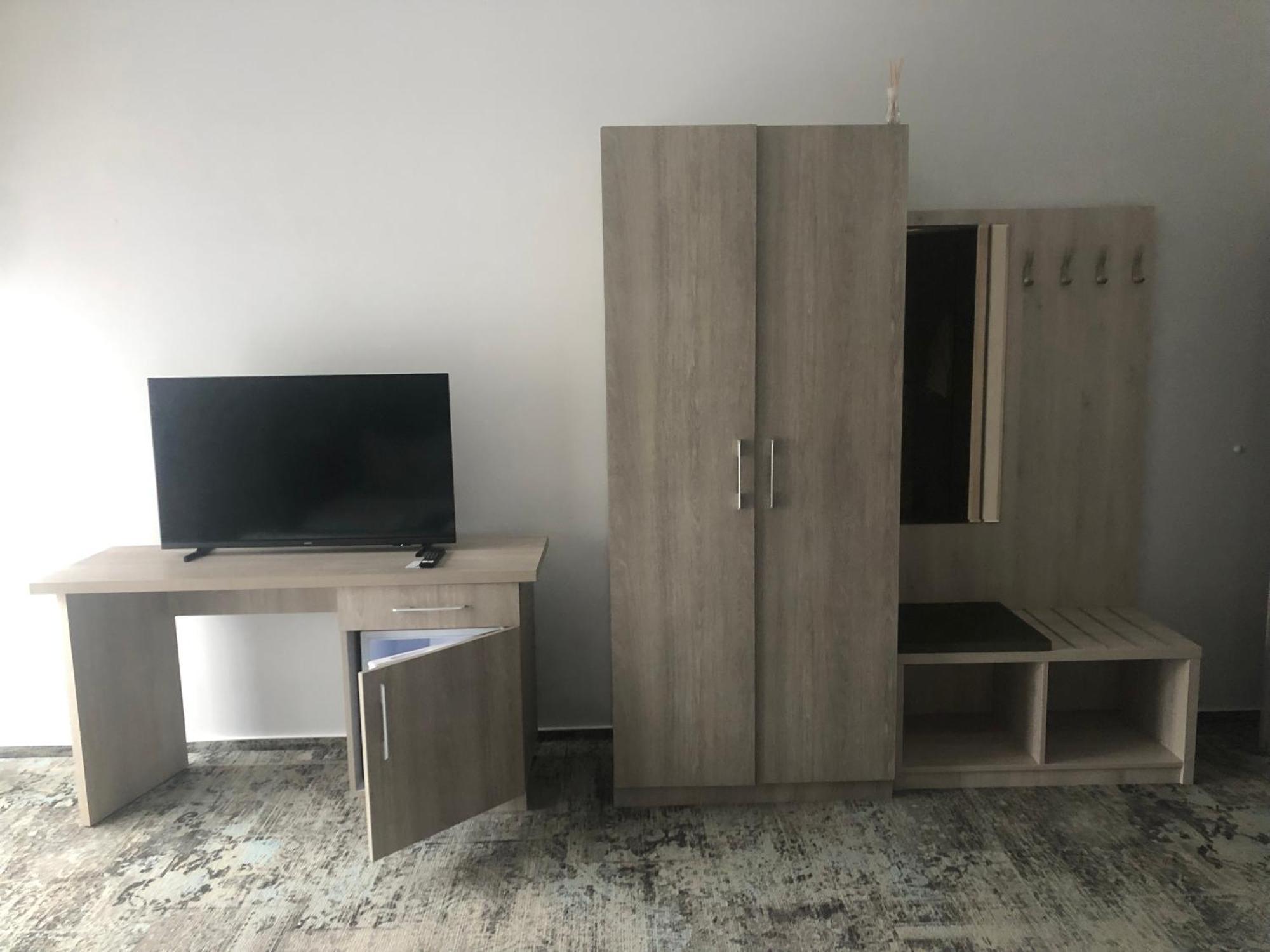 Sub Cetate Hotell Rîşnov Exteriör bild