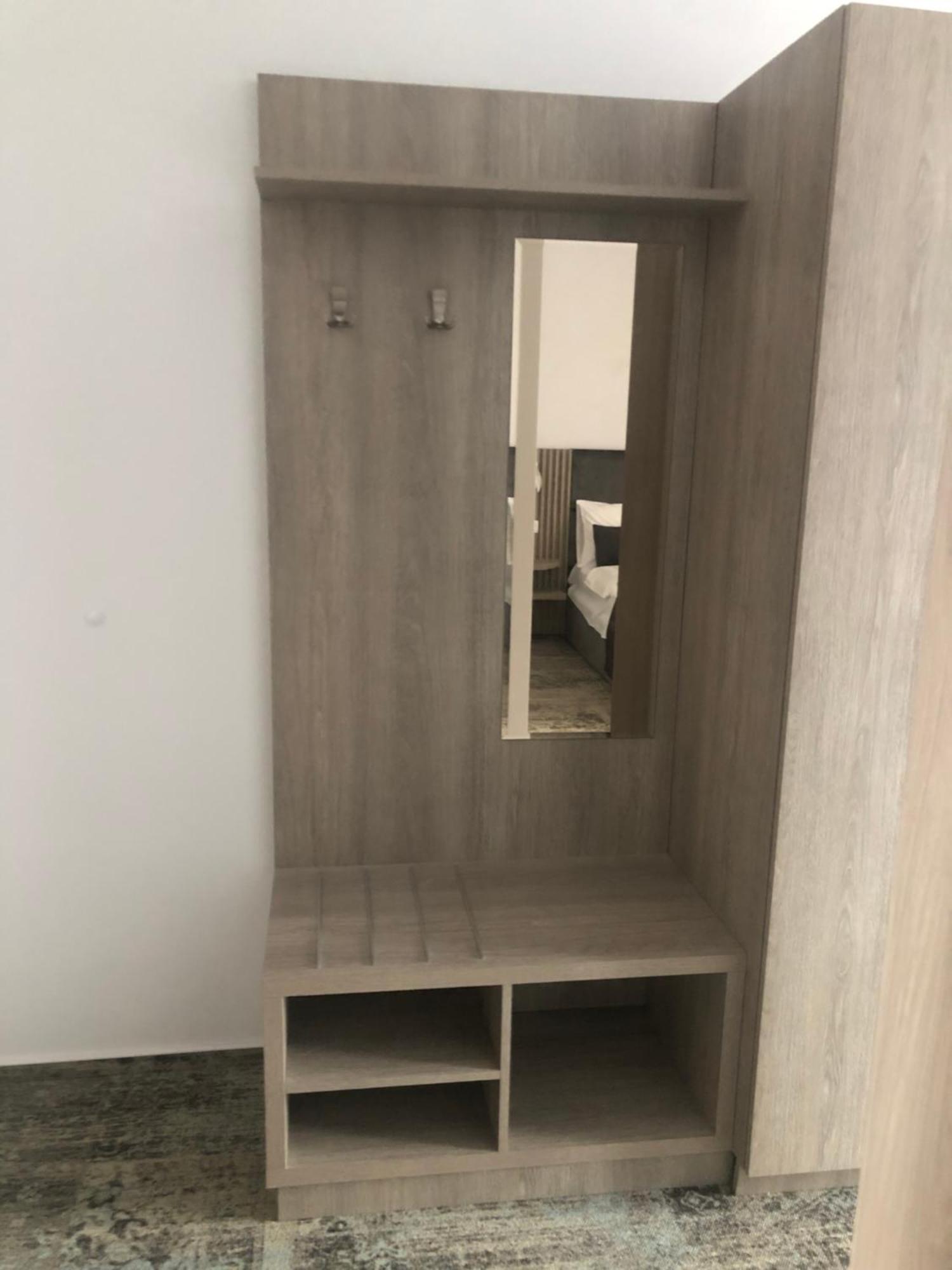 Sub Cetate Hotell Rîşnov Exteriör bild
