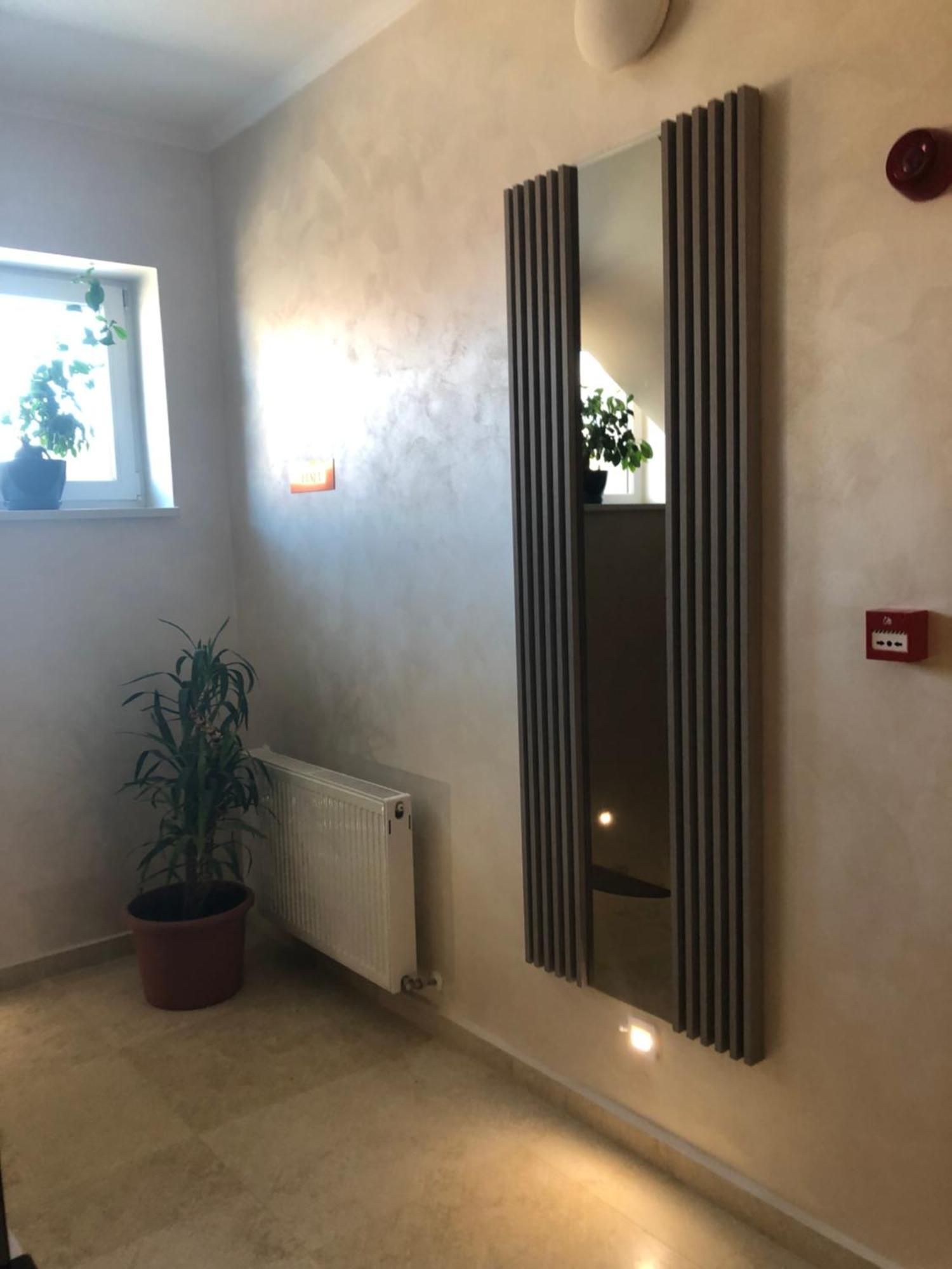 Sub Cetate Hotell Rîşnov Exteriör bild